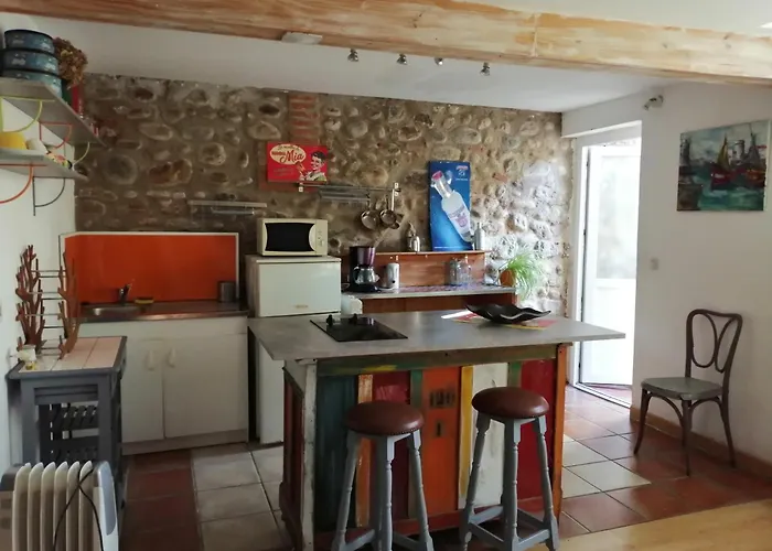 Belle Maison De Caractere Dans Village Et Sa Piscine Privee 7 Pers- 3 Chambres - 12 Rue Emile Zola