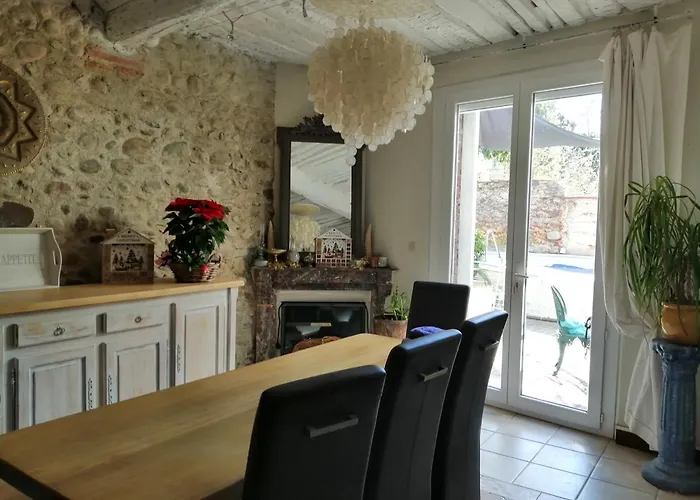 Belle Maison De Caractere Dans Village Et Sa Piscine Privee 7 Pers- 3 Chambres - 12 Rue Emile Zola